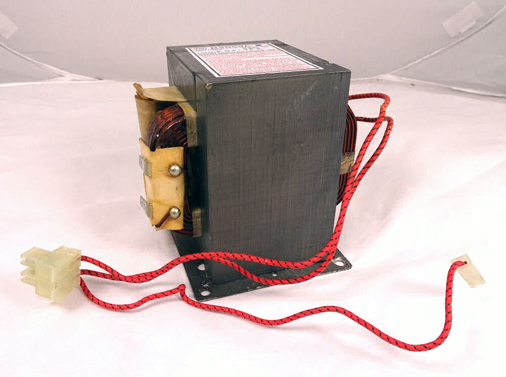 Daewoo KOM9F85 high voltage transformer - 3518126400